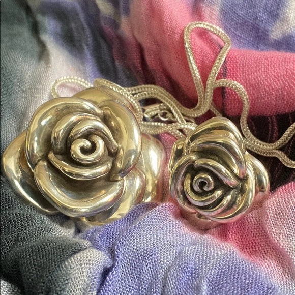 Rose dimensional sterling set - Picture 1 of 7